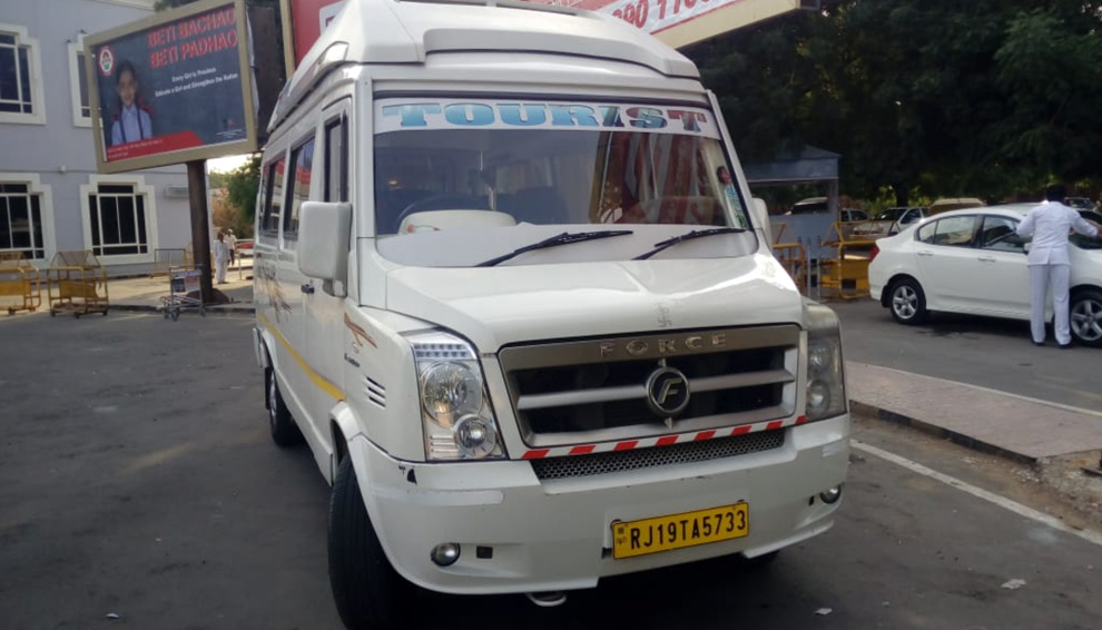 Coaches / Buses rental car